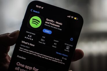 spotify app bloomberg 1688186302324.jpg